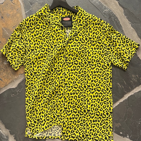 Petals & Peacocks neon leopard print shirt sz S - Picture 4 of 8
